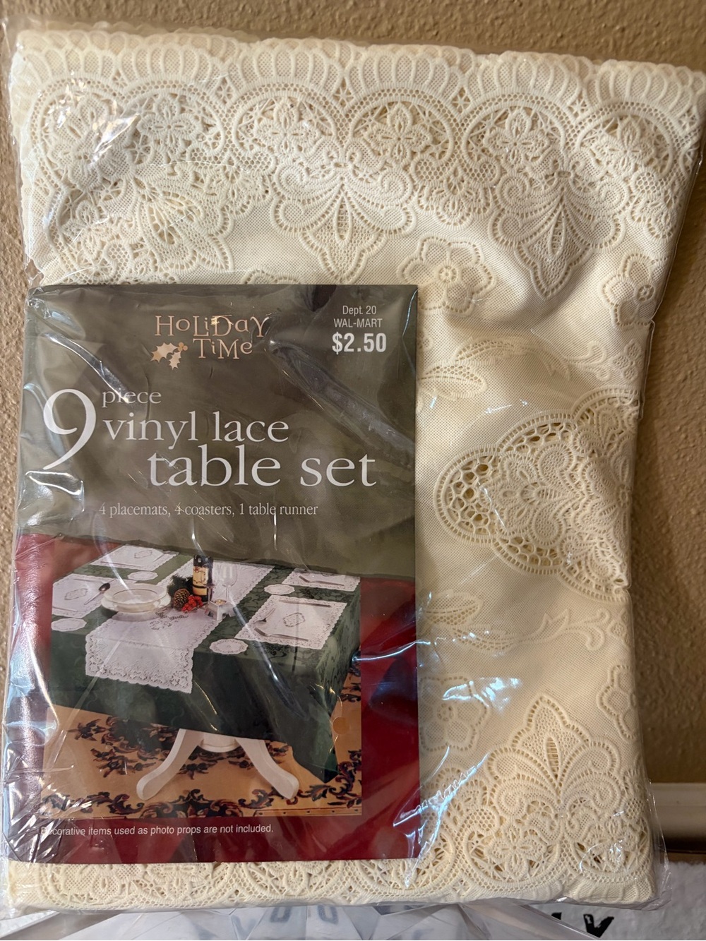 9 Piece Holiday Time Vinyl Lace Table Set New Made in Taiwan